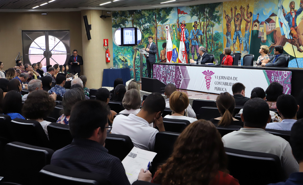 O conselheiro do CRC ressaltou a importância dos profissionais de contabilidade (Foto: Thiago Rios Gomes) 